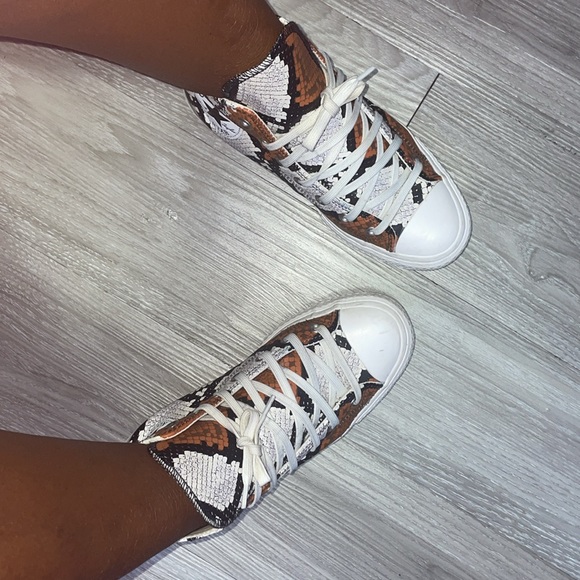 Converse women’s snake skin look - Picture 2 of 8
